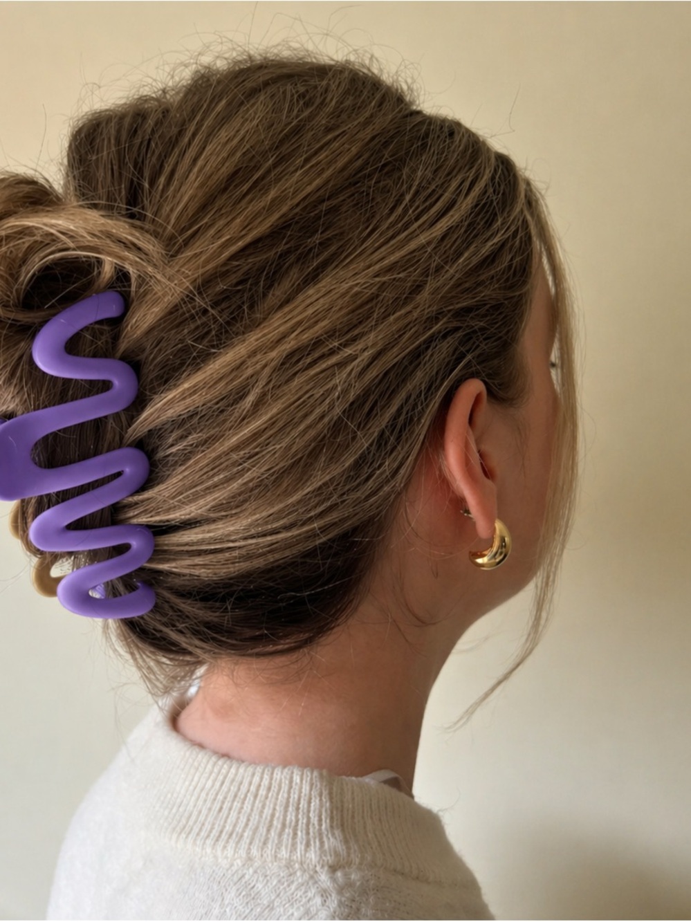Wavy Matte Hair Claw Clip - Mustard - Picture 5 of 5